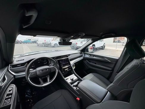 New 2026 Jeep Grand Cherokee 2WD image 18