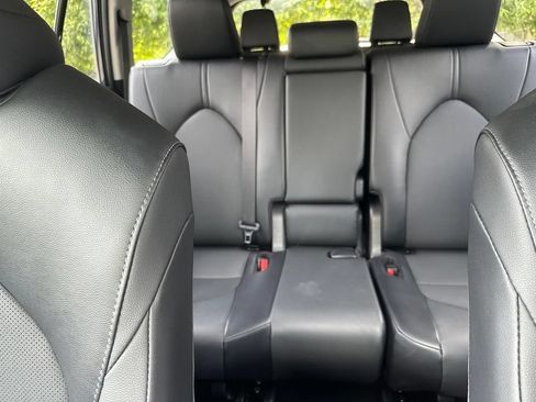 Used 2025 Toyota Grand Highlander AWD image 19