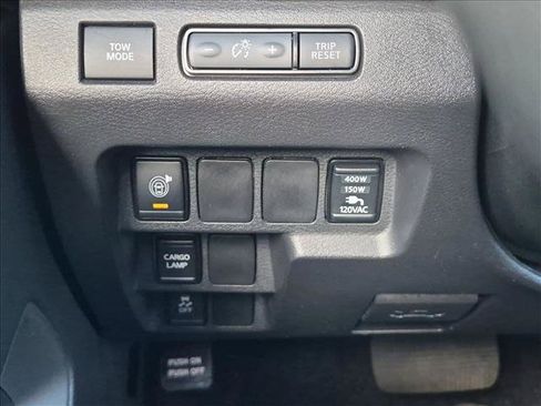 Used 2024 Nissan Frontier SV w/ SV Convenience Package RWD image 16
