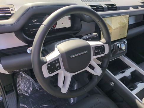 New 2026 Land Rover Defender 110 X-Dynamic SE image 17