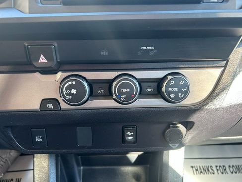 Used 2019 Toyota Tacoma SR image 17