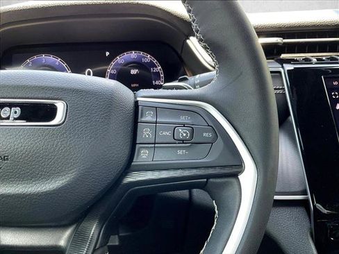 Used 2025 Jeep Grand Cherokee L Altitude RWD image 20