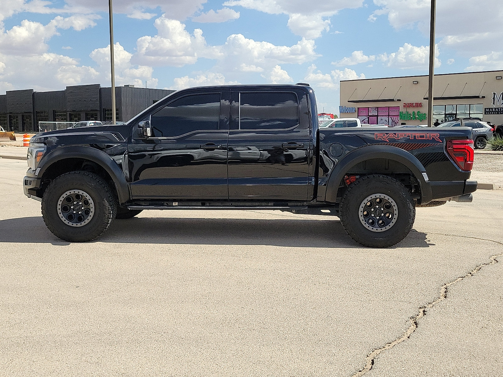 Used 2025 Ford F150 Raptor AWD/4WD image 2