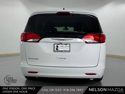 Used 2021 Chrysler Voyager Lxi FWD image 8