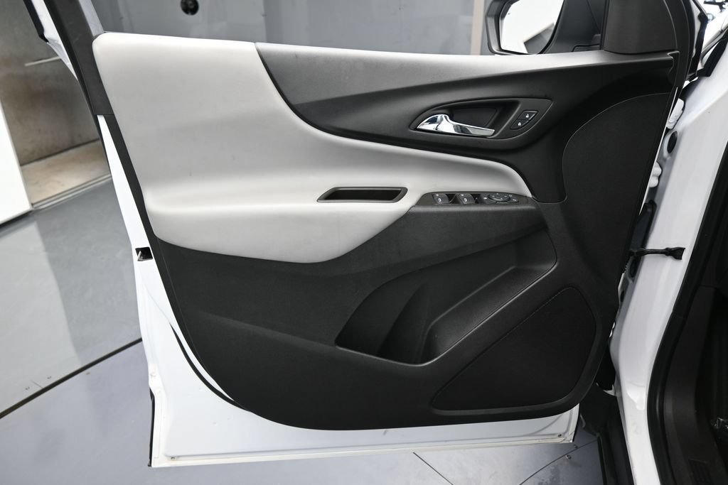 Used 2024 Chevrolet Equinox LS w/ LS Convenience Package FWD image 13