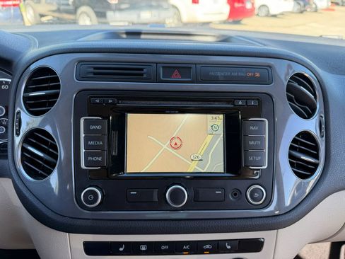 Used 2013 Volkswagen Tiguan SE FWD image 14