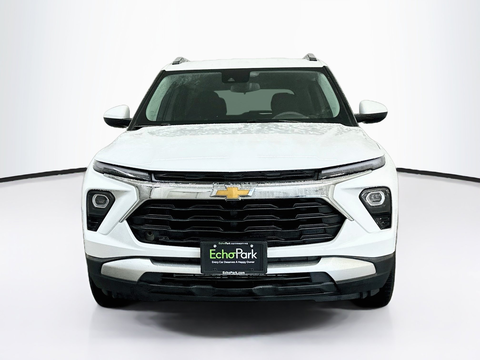 Used 2025 Chevrolet TrailBlazer LT AWD/4WD image 2