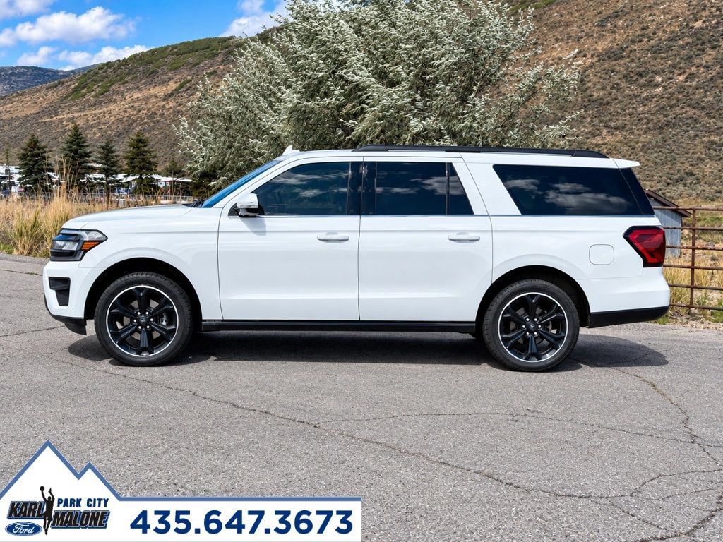 Used 2022 Ford Expedition Max Limited AWD/4WD image 2