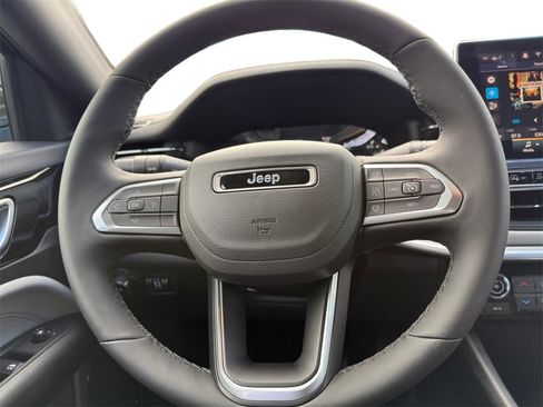 New 2025 Jeep Compass Limited image 12
