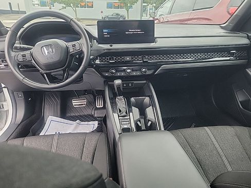 Used 2024 Honda Accord Sport image 11