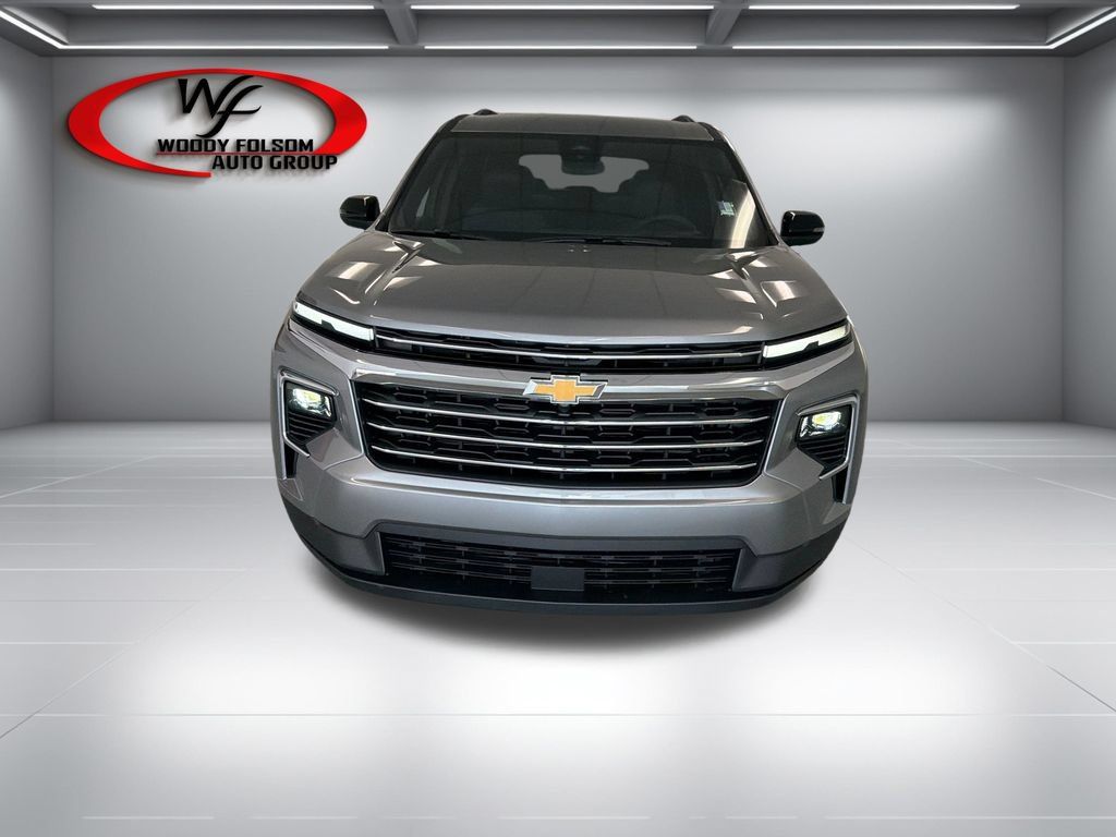 New 2027 Chevrolet Traverse LT FWD image 2