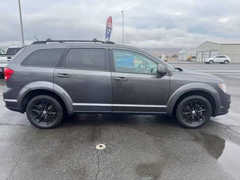 Used 2014 Dodge Journey SXT image 9