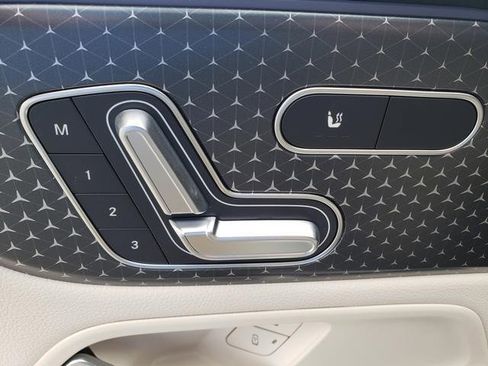 New 2025 Mercedes-Benz GLB 250 4MATIC image 20