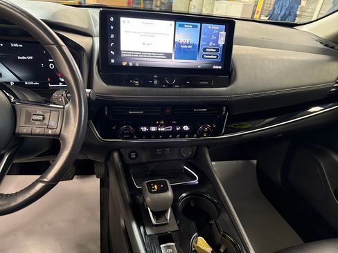 Certified 2024 Nissan Rogue SL w/ SL Premium Package image 19