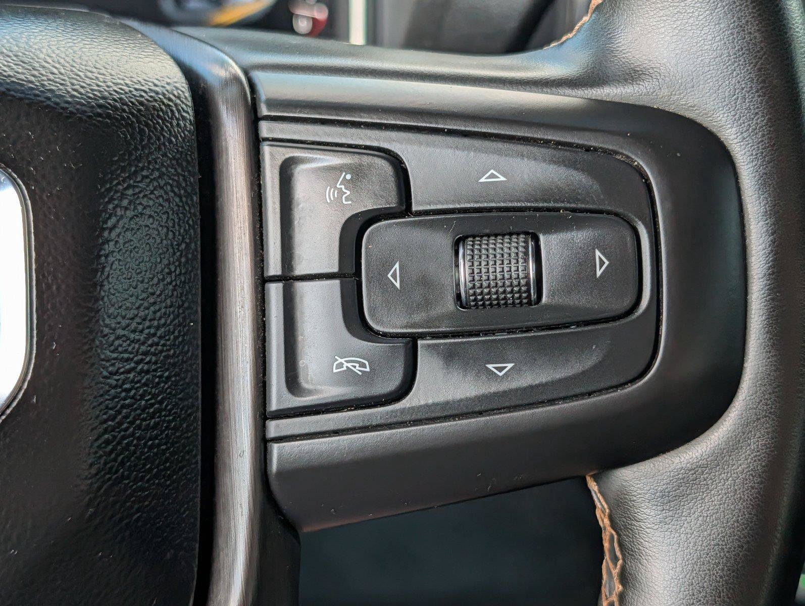 Used 2025 GMC Sierra 3500 AT4 w/ AT4 Premium Plus Package AWD/4WD image 27