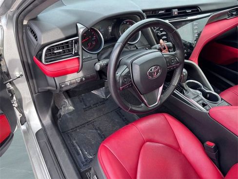 Used 2020 Toyota Camry XSE image 9