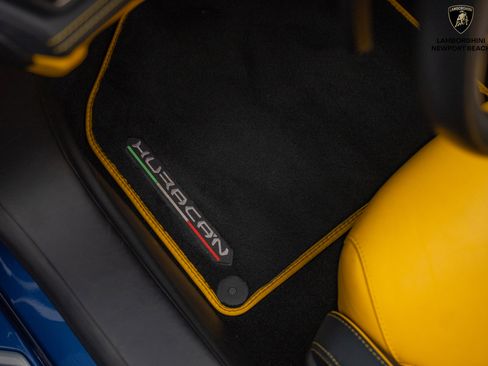 Used 2023 Lamborghini Huracan EVO image 27