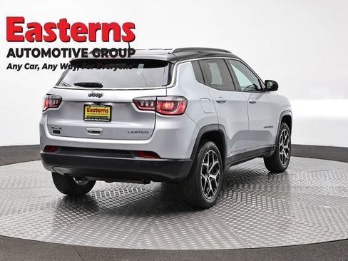 Used 2025 Jeep Compass Limited AWD/4WD image 5