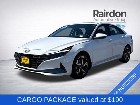 Used 2022 Hyundai Elantra Limited w/ Cargo Package FWD image 3