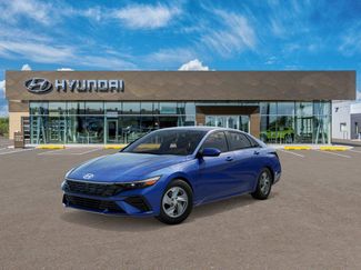 New 2025 Hyundai Elantra SE video 1