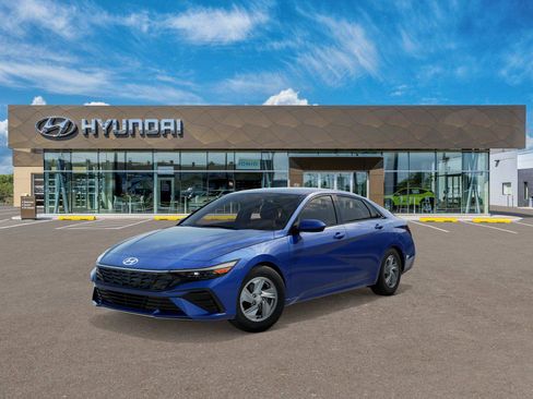 New 2025 Hyundai Elantra SE image 1