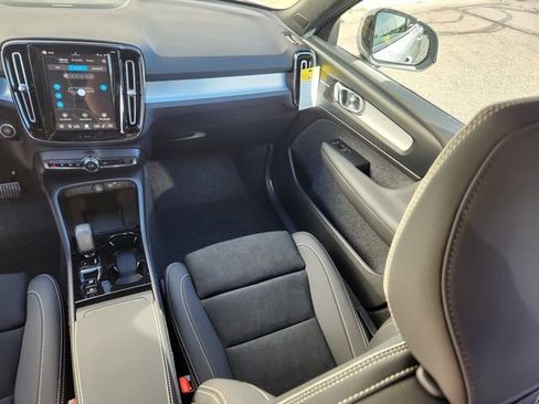 New 2026 Volvo XC40 B5 Ultra w/ Climate Package image 12