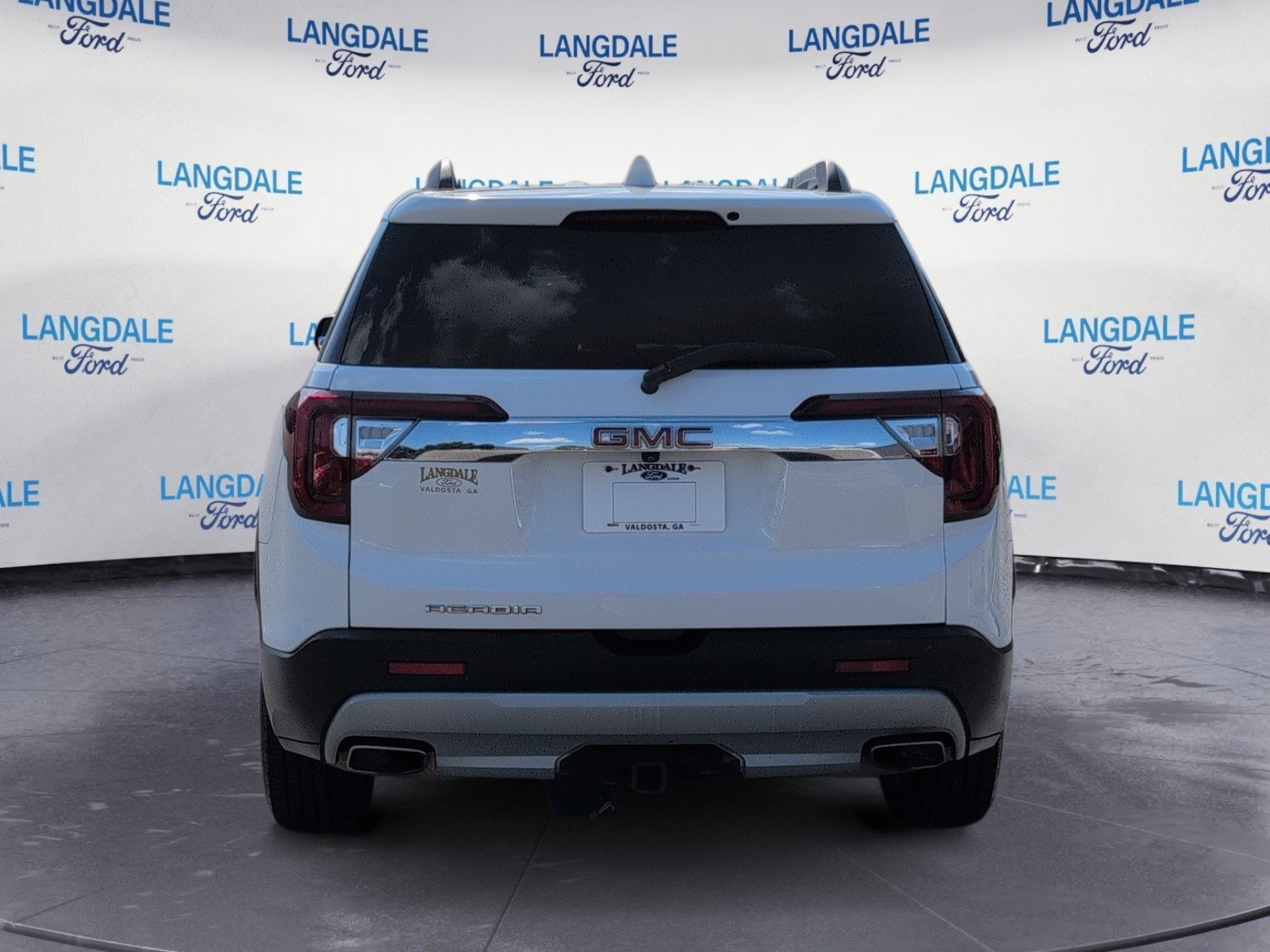 Used 2023 GMC Acadia SLT FWD image 8