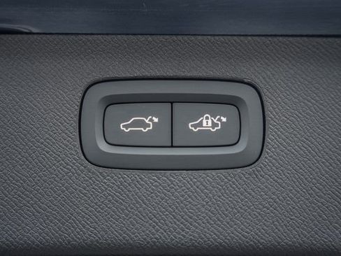 New 2026 Volvo XC90 T8 Plus w/ Protection Package Premier image 10