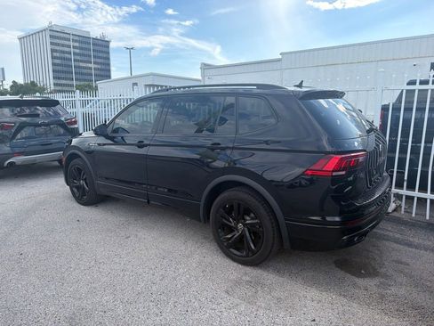 Used 2024 Volkswagen Tiguan SE R-Line FWD image 3