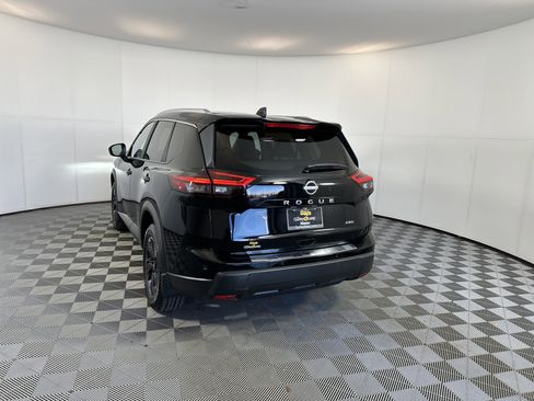 Certified 2025 Nissan Rogue SV w/ SV Premium Package image 8