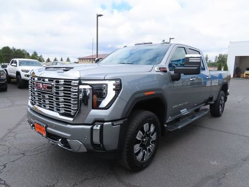 Certified 2026 GMC Sierra 3500 Denali w/ Denali Reserve Package AWD/4WD image 3