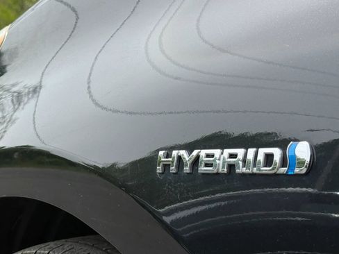 Used 2014 Toyota Prius C One FWD image 34