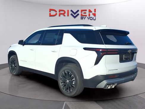 New 2026 Chevrolet Traverse LT w/ Sun and Wheel Package image 3