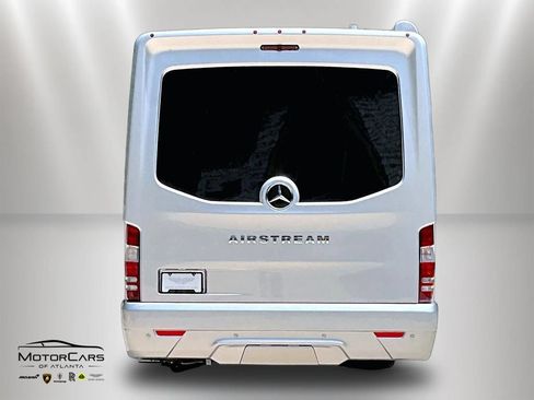 Used 2023 Mercedes-Benz Sprinter 4500 image 4