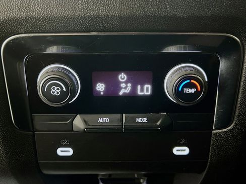 Used 2024 Chevrolet Suburban RST image 18