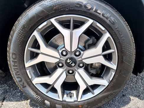 Used 2021 Kia Seltos EX image 11