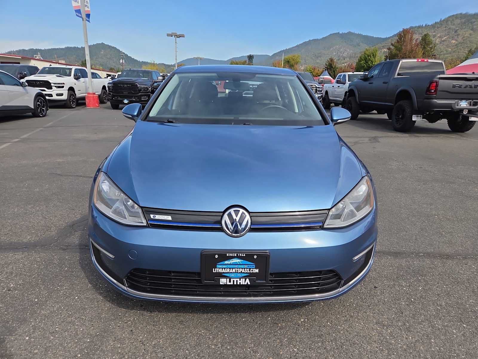 Used 2016 Volkswagen e-Golf SE w/ DC Fast Charging Package FWD image 14
