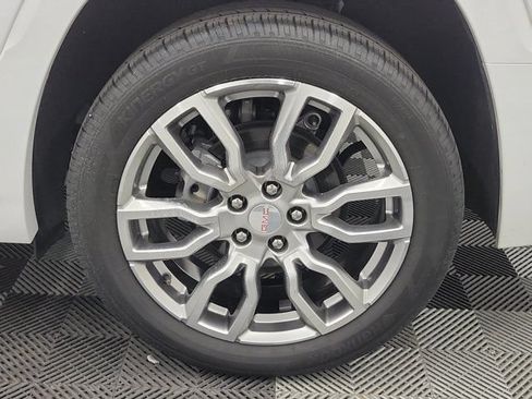 Used 2024 GMC Terrain Denali w/ Denali Premium Package AWD/4WD image 10