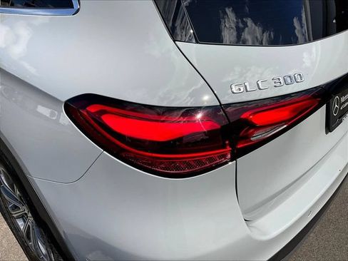 Used 2026 Mercedes-Benz GLC 300 4MATIC image 25