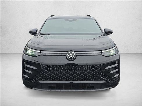 New 2026 Volkswagen Tiguan SE R-Line FWD image 8