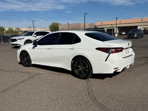 Used 2018 Toyota Camry SE image 7