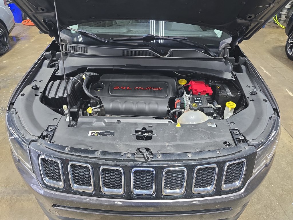 Used 2019 Jeep Compass Limited AWD/4WD image 32
