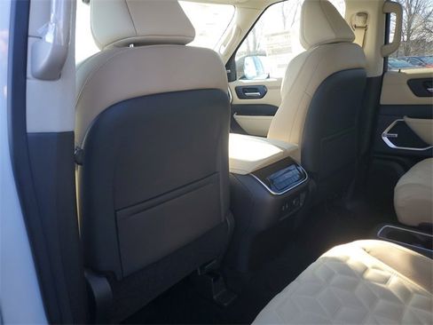 New 2026 Nissan Armada Platinum Reserve image 16