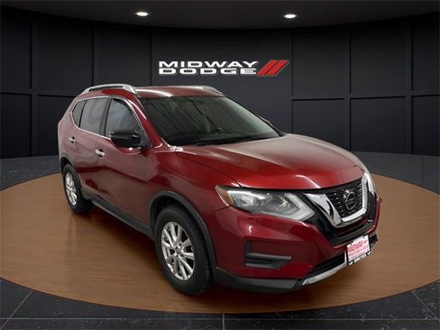 Used 2018 Nissan Rogue SV w/ Premium Package image 1