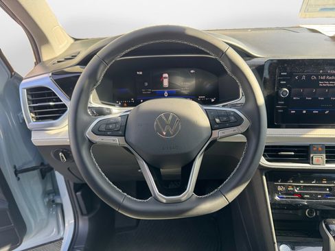 New 2026 Volkswagen Taos SE image 10