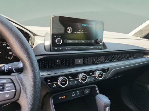 Used 2025 Honda CR-V EX image 12