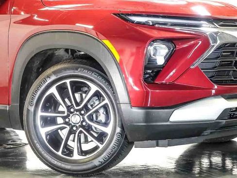 Certified 2024 Chevrolet TrailBlazer LT w/ LT Cold Weather Package FWD image 4