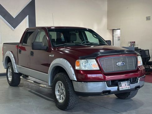 Used 2005 Ford F150 XLT image 2
