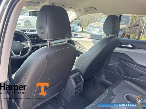 Used 2022 Volkswagen Taos SE image 11