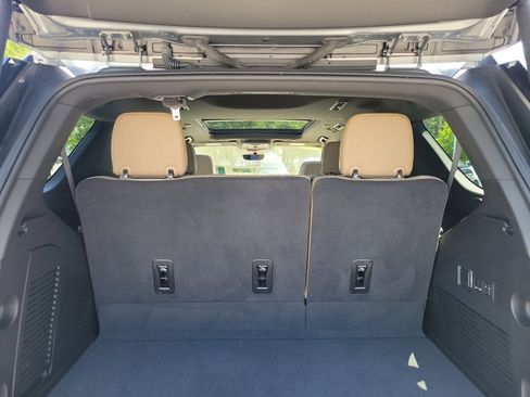 Used 2024 Chevrolet Tahoe Premier w/ Premium Package 2 image 17